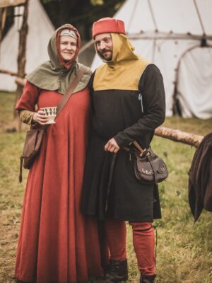 Hood tied under the arms