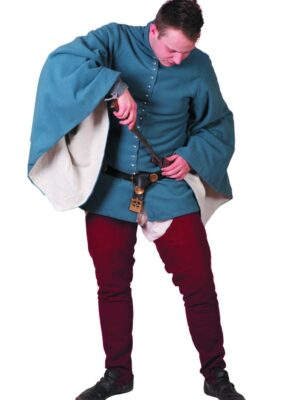 Cottehardie with open sleeves